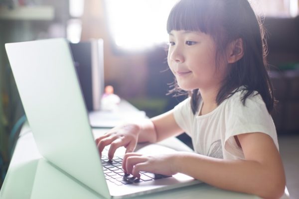 Quan điểm sai lầm của bố mẹ khi áp dụng các phương pháp học tiếng Anh online cho trẻ
